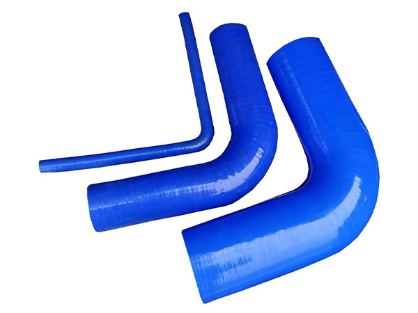 3 blue 90° elbow silicone hose are arranged from thin to thick on a white background