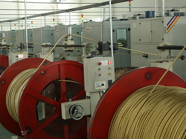 High-speed braiding equipment for processing steam rubber hose