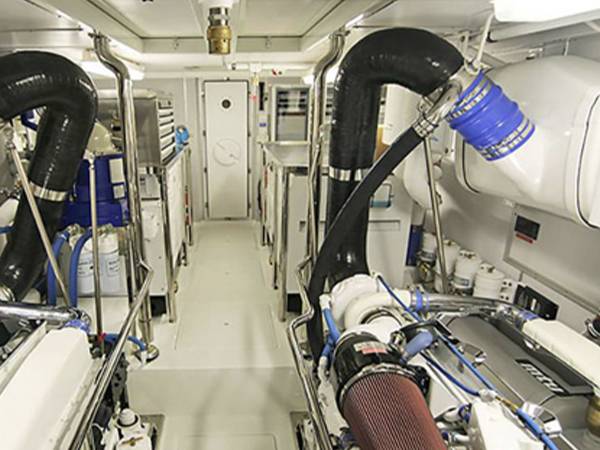 Silicone hose used in yacht